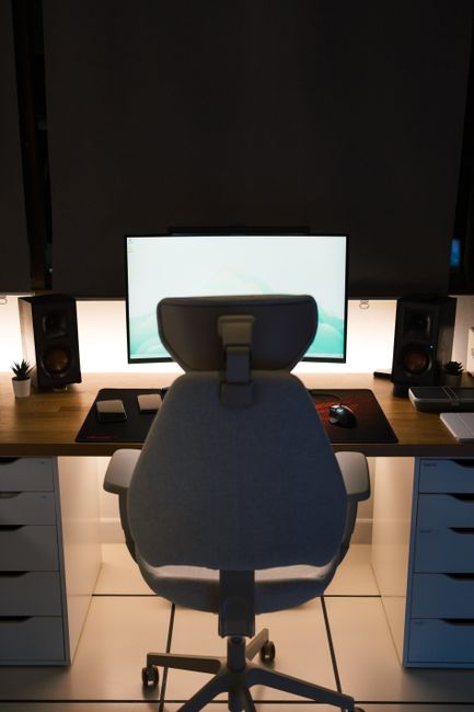 minimalist study desk setup