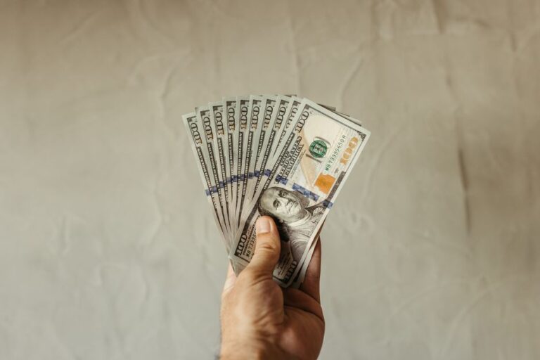 How to Flip Used Electronics and Dorm Furniture to Incoming Freshmen for Cash