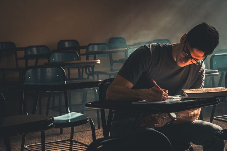 How to Handle Monotonous Coursework Without Losing Momentum: 7 Expert Tips