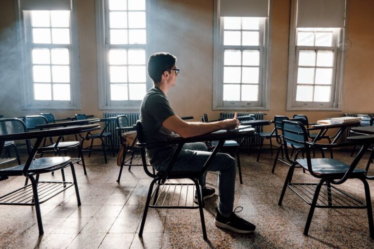Solitary Grind: 7 Powerful Ways to Master Academic Focus in 2026