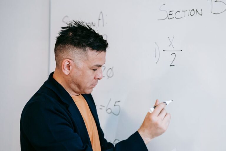Feynman Technique Explained: 4 Steps to Master Any Concept!