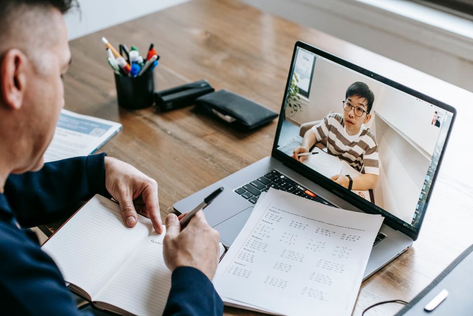 Online Tutoring as a Profitable College Side Hustle: Earn $25-$50/Hr