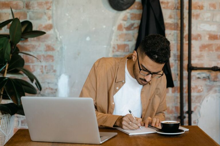 10 Steps to Become a Student Social Media Manager: Expert Guide