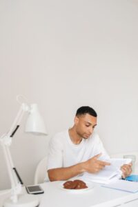How to Balance a Part-Time Job With Studies